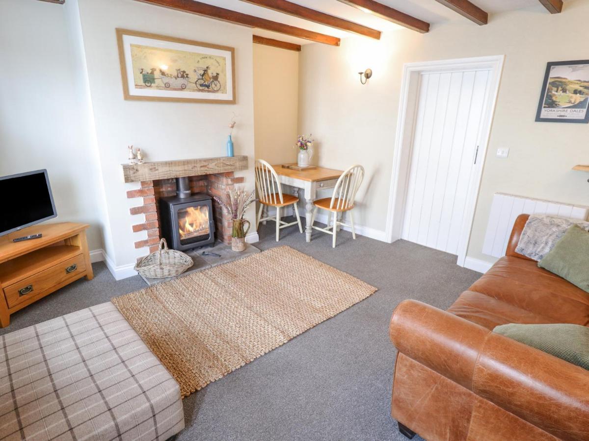 The Cottage 16 Northside Patrington エクステリア 写真